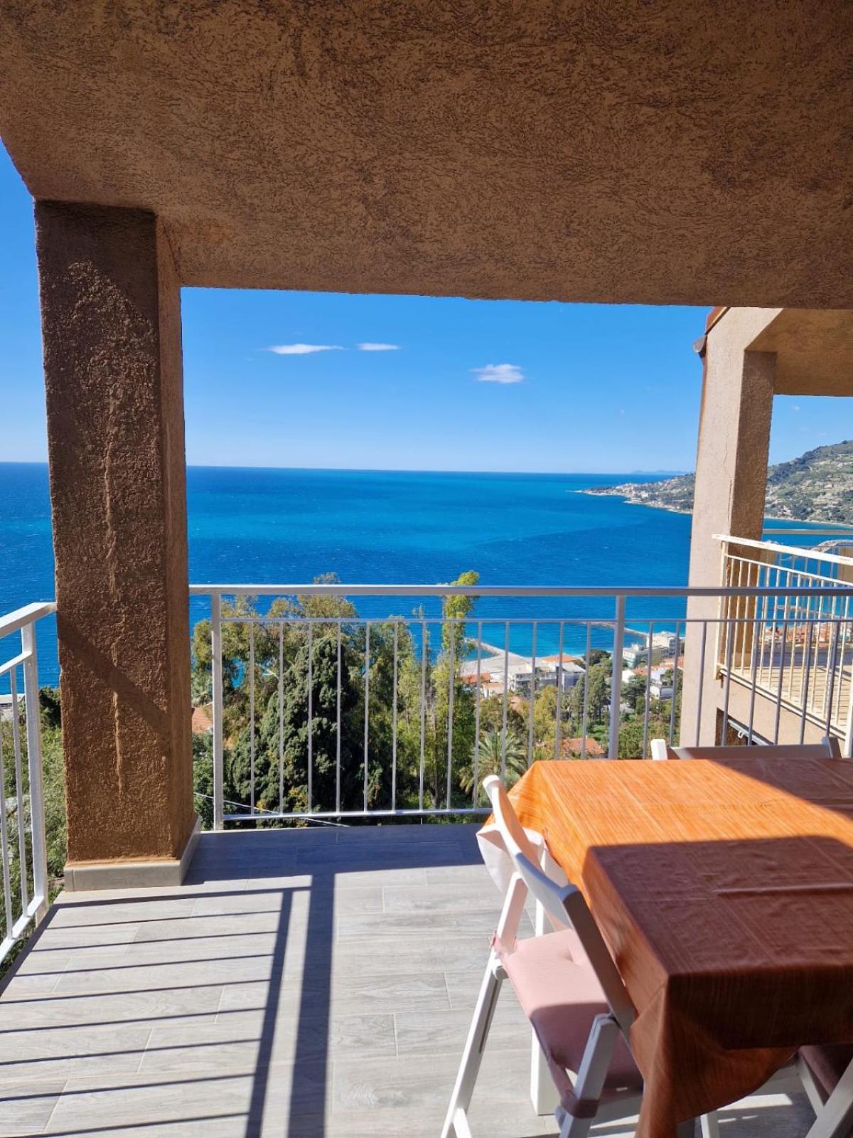 La Finestra Sul Golfo Apartment Ospedaletti Exterior photo